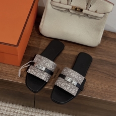 Hermes Slippers